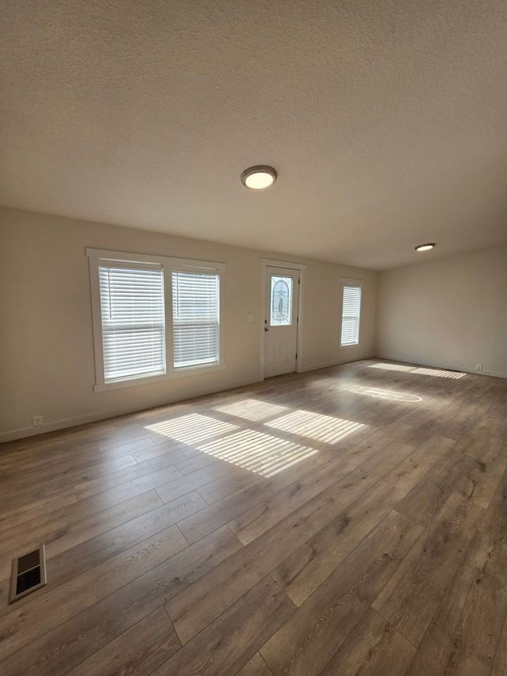 8946-9123 N. Neufeld Rd. - Photo 3 of 21