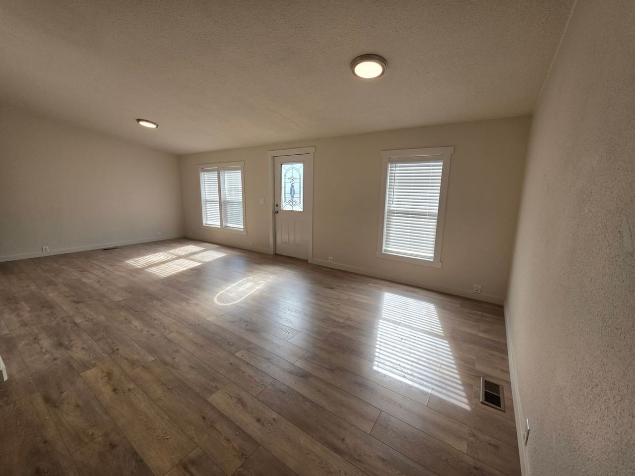 8946-9123 N. Neufeld Rd. - Photo 4 of 21