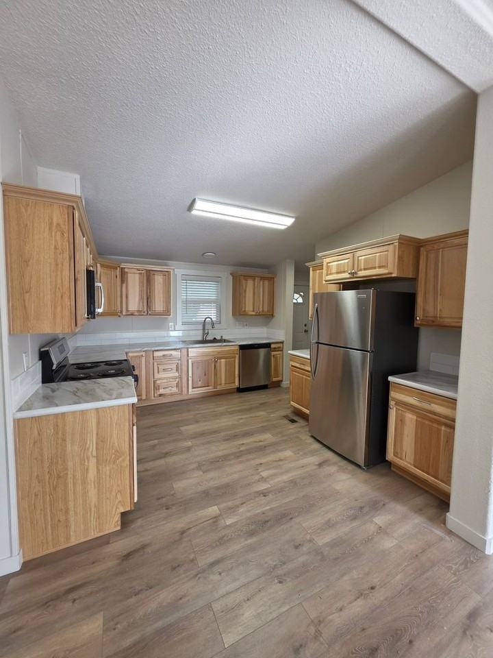 8946-9123 N. Neufeld Rd. - Photo 5 of 21