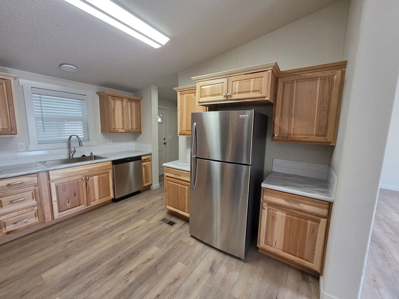 8946-9123 N. Neufeld Rd. - Photo 6 of 21