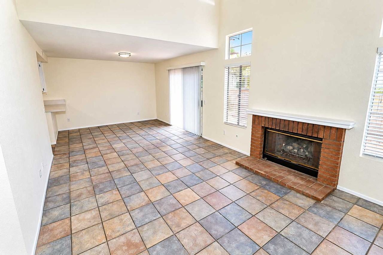 2199 Avocado Dr - Photo 5 of 26