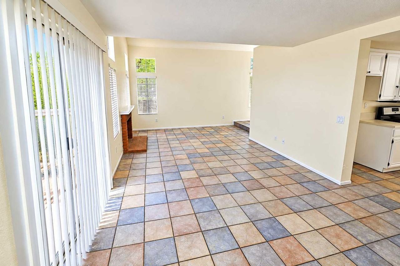 2199 Avocado Dr - Photo 6 of 26