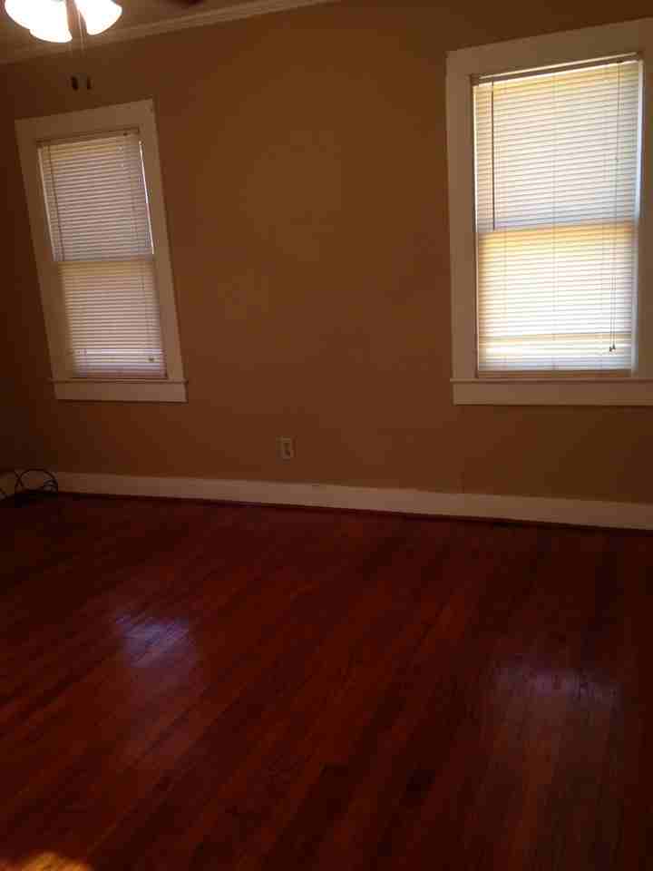 837 Saint Thomas St - Photo 5 of 11