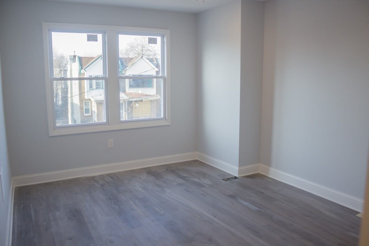 5440 Florence Ave - Photo 2 of 16