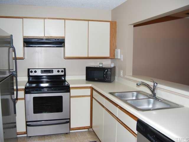 931 Springfork Dr - Photo 4 of 11