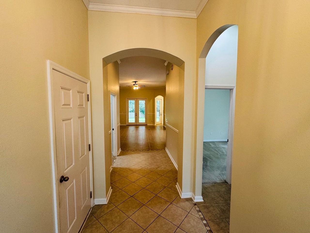 1796 Ferncreek Dr - Photo 3 of 23
