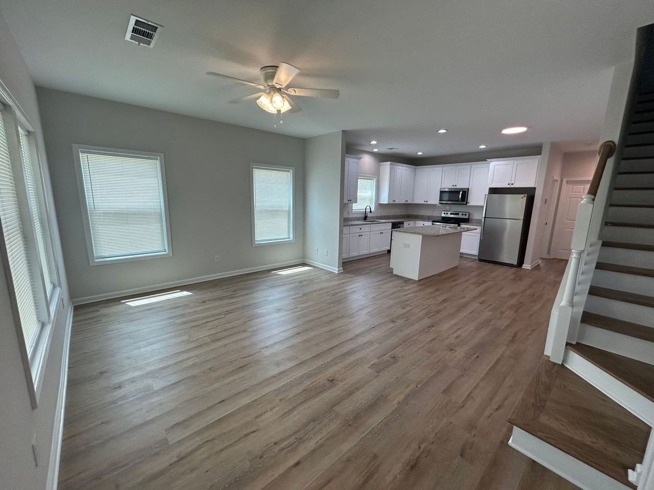 244 Evans St - Photo 3 of 16