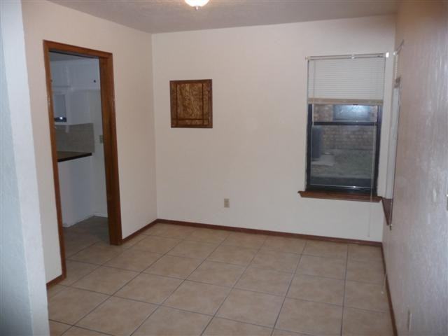 4022 Nw Ozmun Ave #B - Photo 5 of 16
