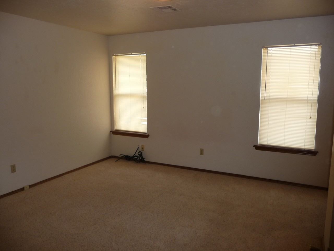 4022 Nw Ozmun Ave #B - Photo 6 of 16