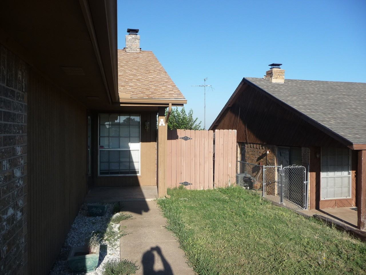 607 Se 41st St - Photo 2 of 12