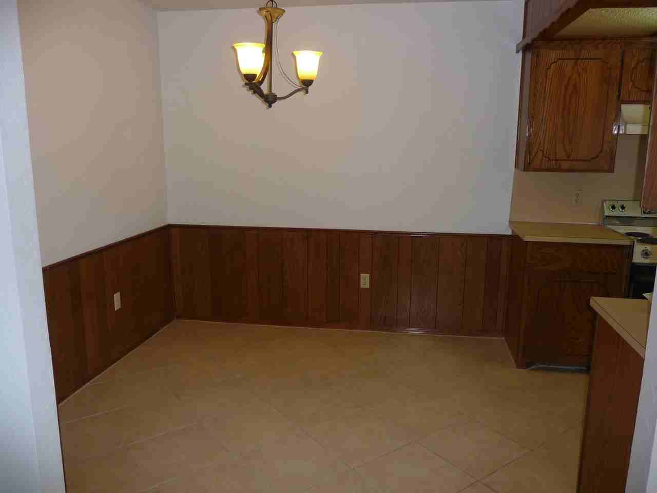 607 Se 41st St - Photo 7 of 12
