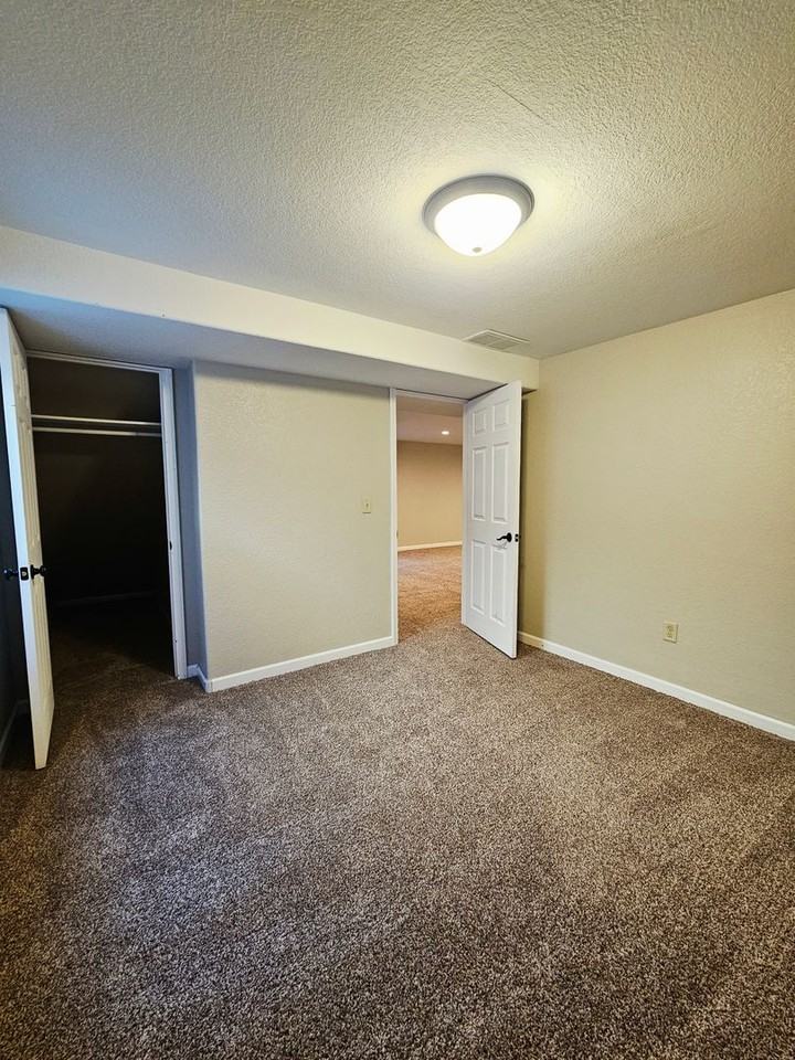 136 Melano St - Photo 5 of 18