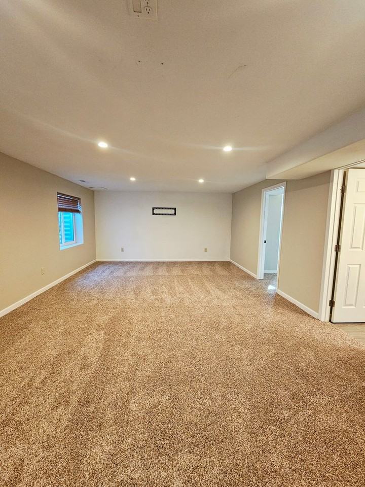136 Melano St - Photo 6 of 18