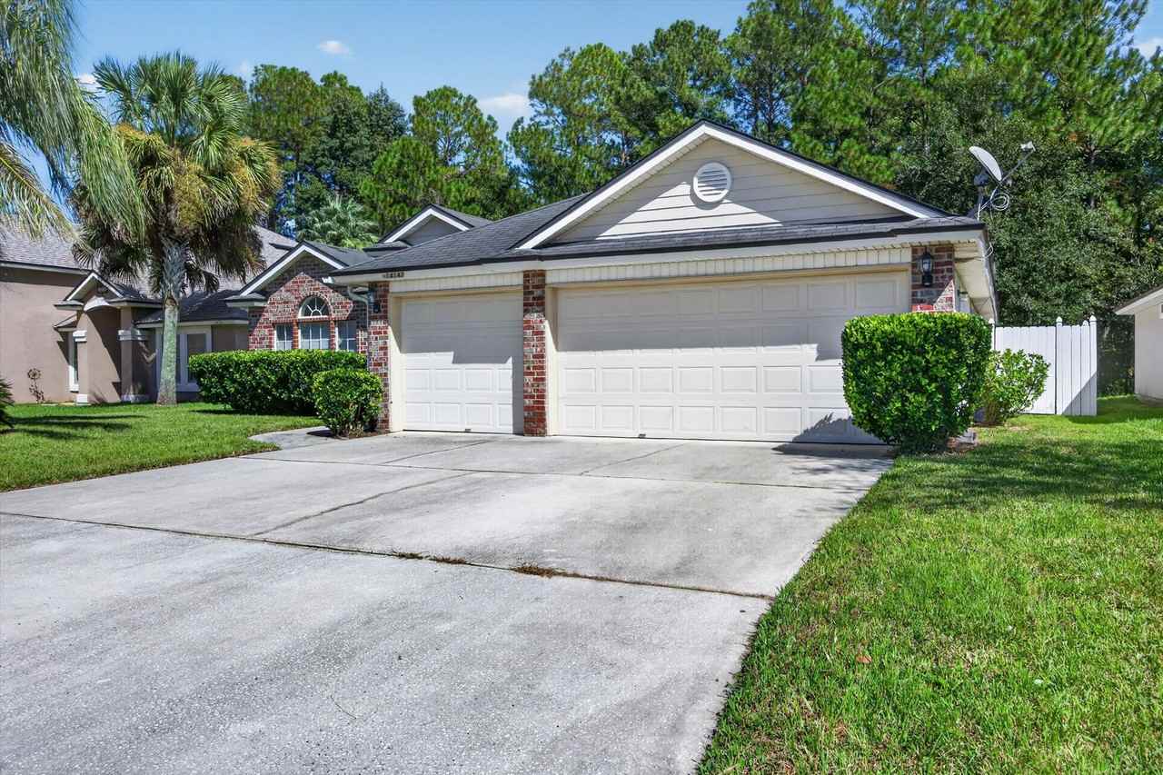 14147 Fish Eagle Dr E - Photo 3 of 31