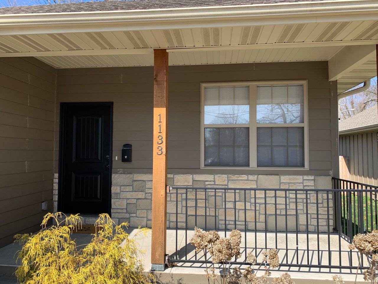 1133 E Loren St - Photo 2 of 30