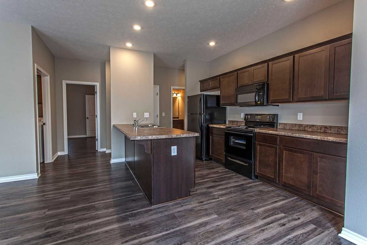 1133 E Loren St - Photo 3 of 30