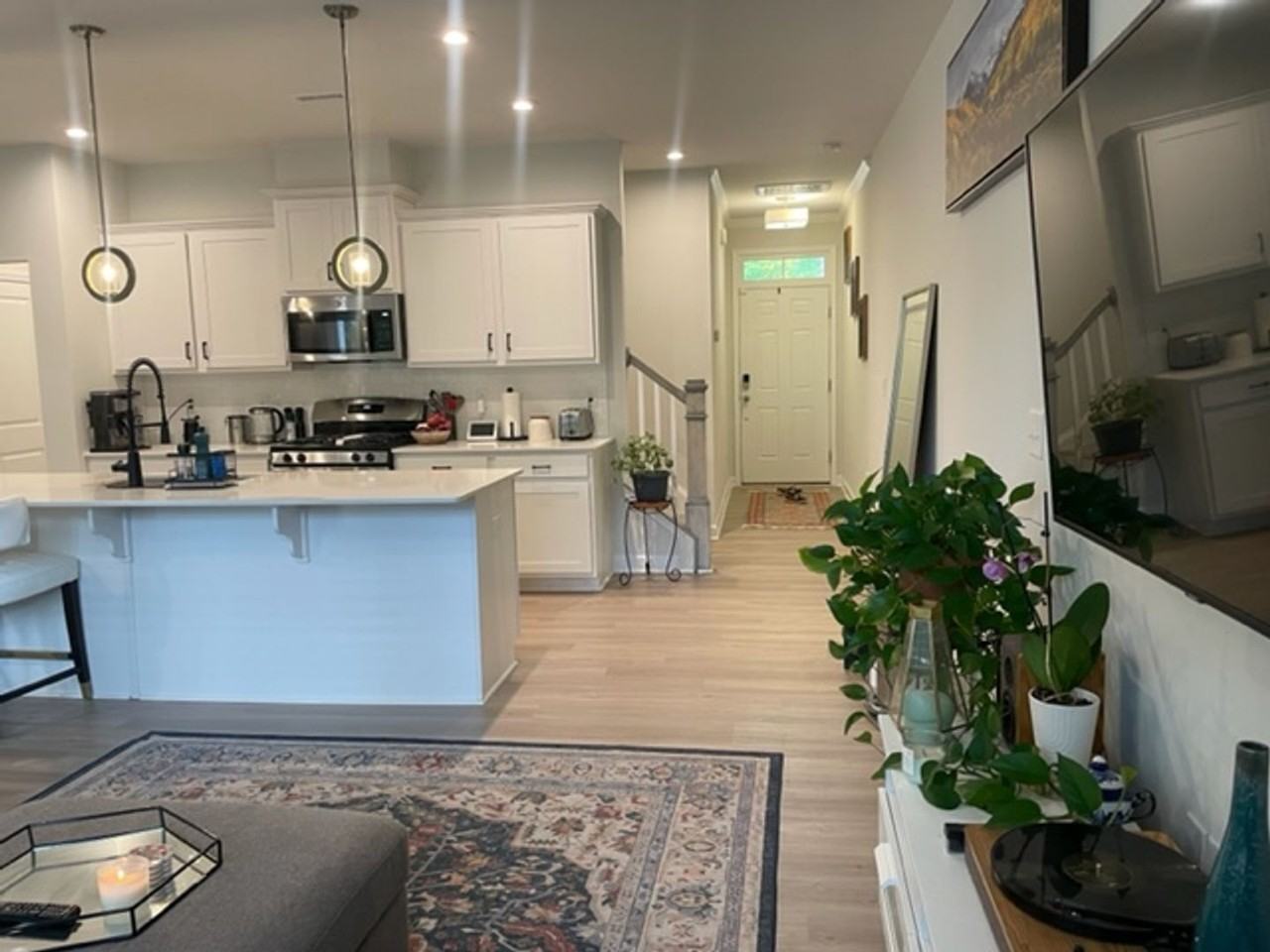 123 Orvis Dr - Photo 3 of 10