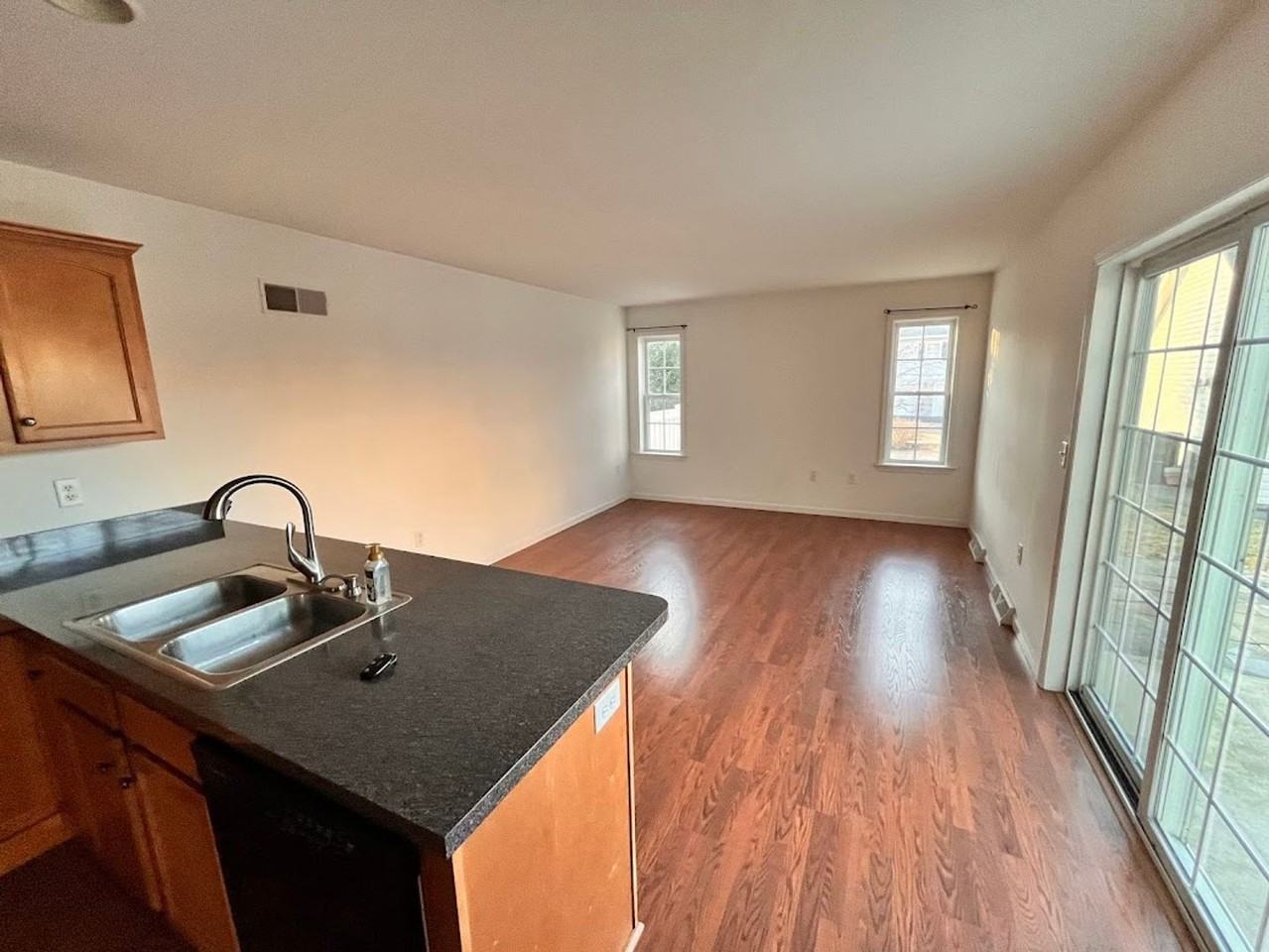 763 Wallingford Rd - Photo 4 of 18