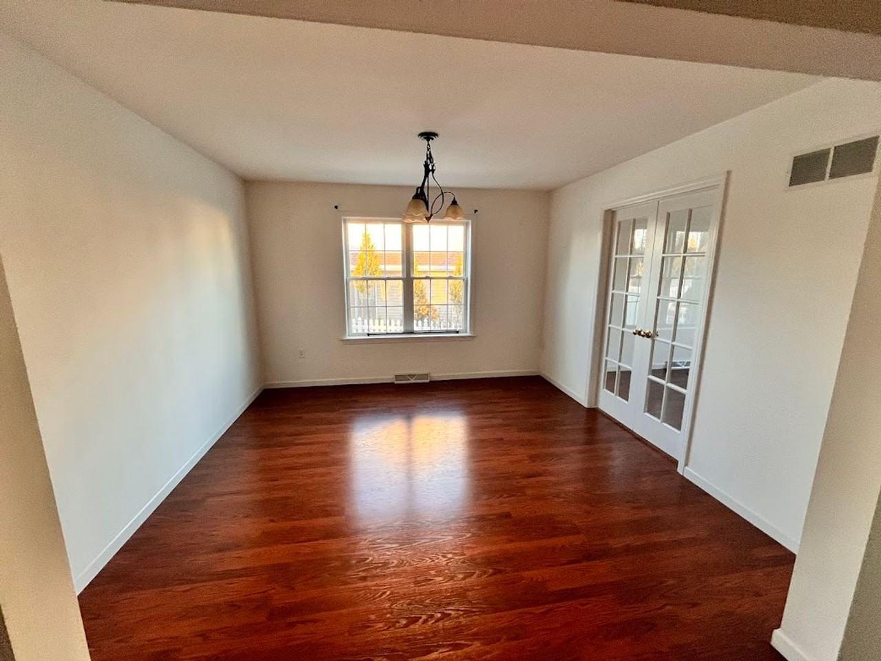 763 Wallingford Rd - Photo 6 of 18