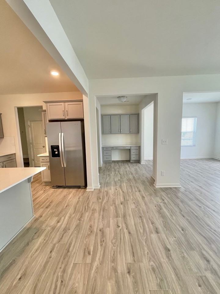 106 Lorcan Ln - Photo 3 of 31