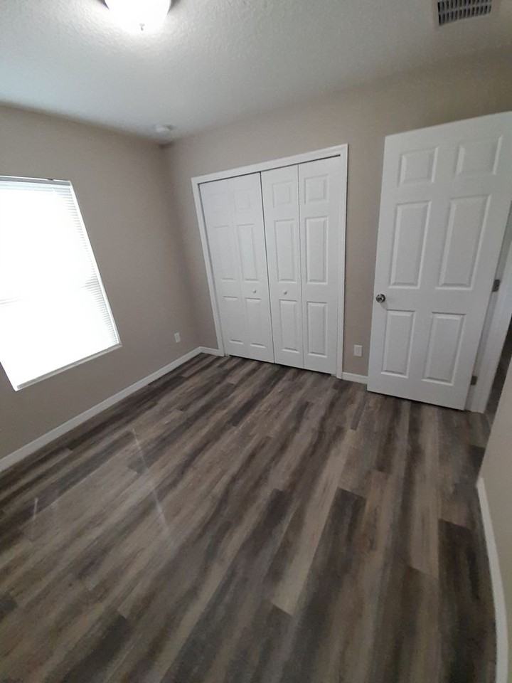 8938 Galveston Ave - Photo 5 of 10