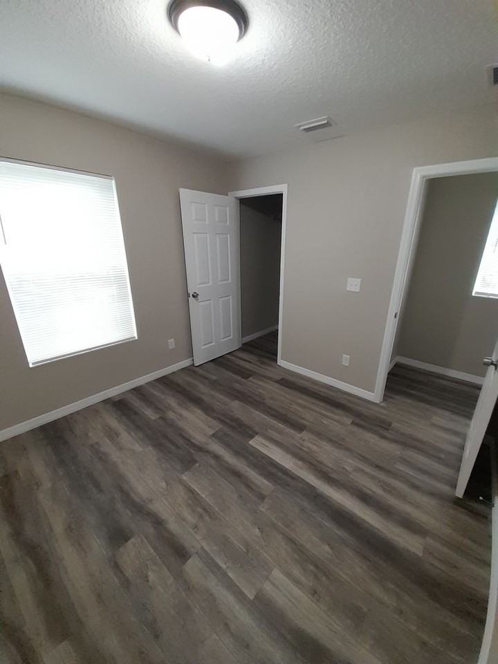 8938 Galveston Ave - Photo 6 of 10