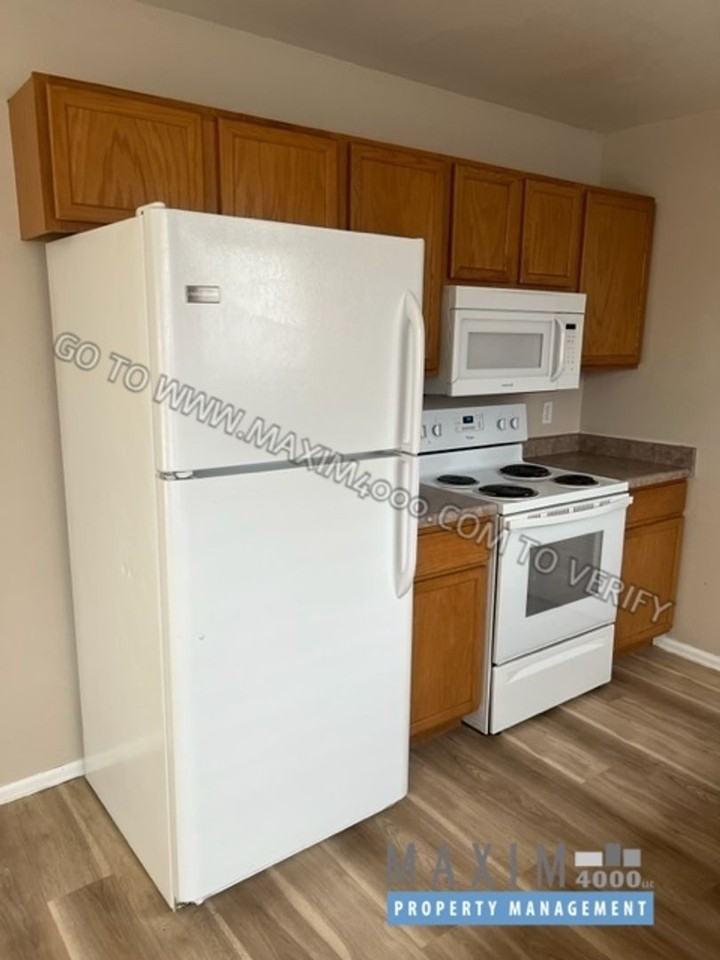 3088 Silver Crest Trl - Photo 4 of 13