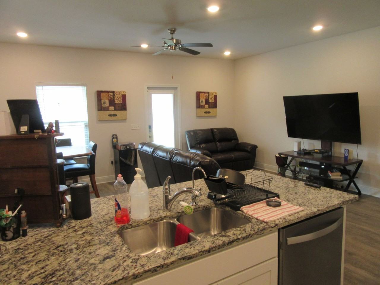 1622 Caleigh Ct - Photo 7 of 24