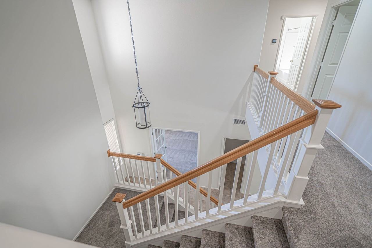 28108 Eagles Crest Ct - Photo 5 of 22