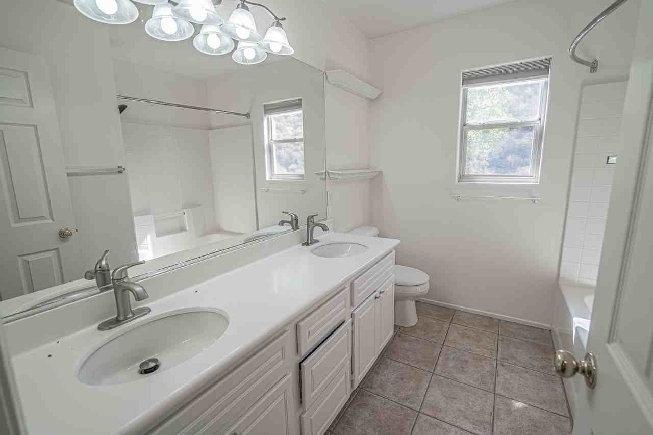28108 Eagles Crest Ct - Photo 7 of 22