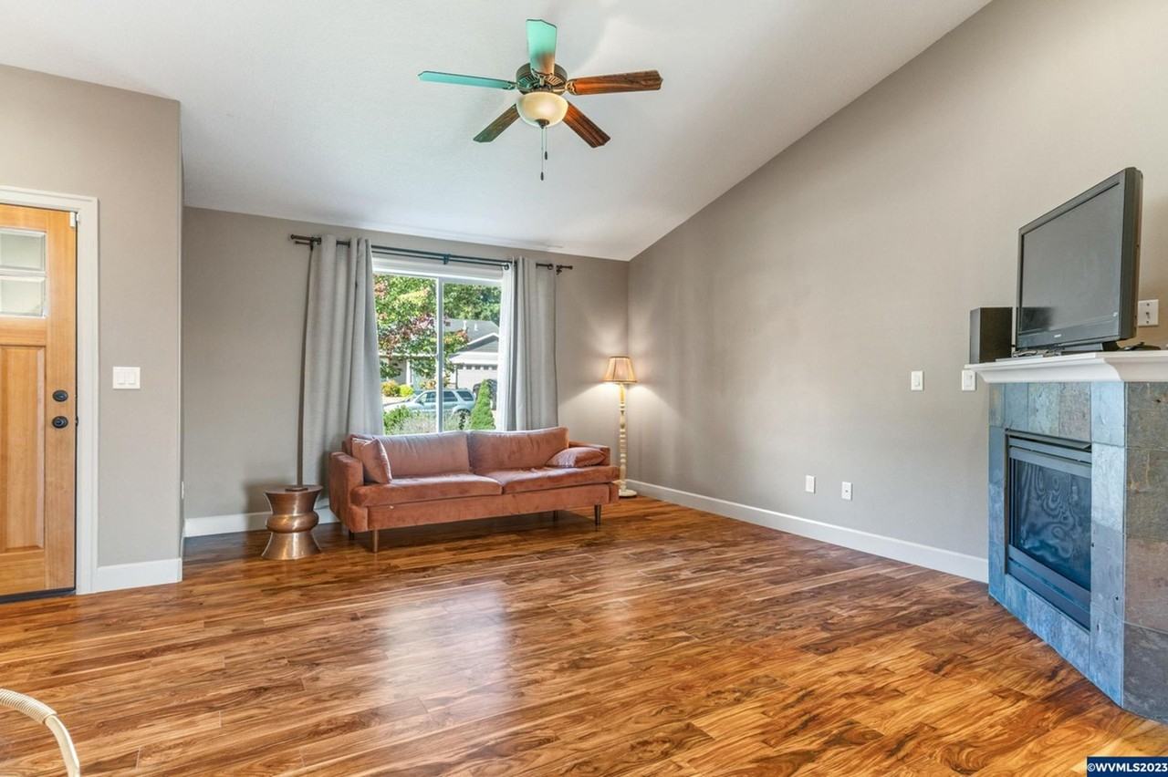 5632 Kessler Dr Se - Photo 2 of 11