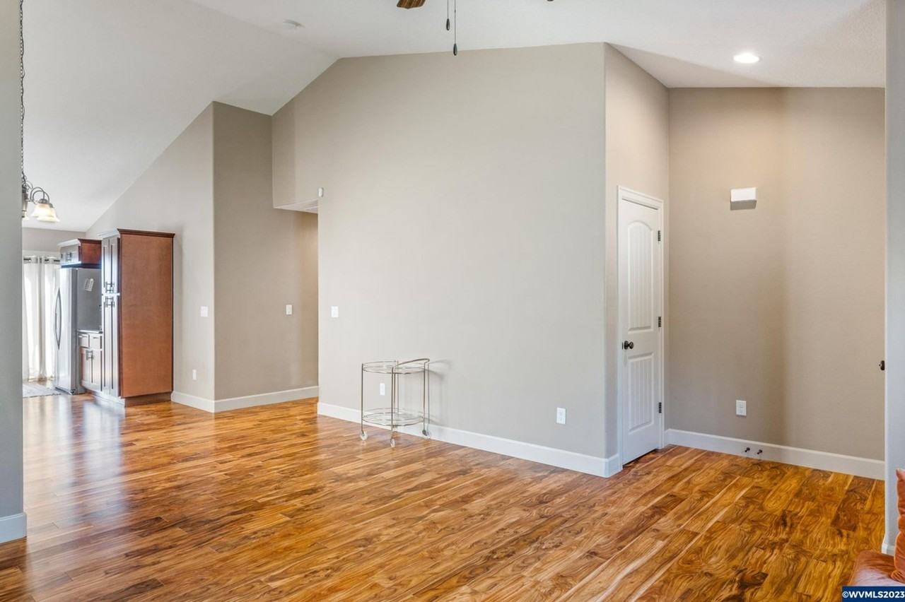 5632 Kessler Dr Se - Photo 4 of 11