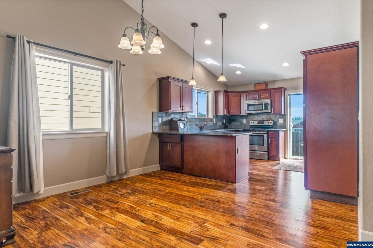 5632 Kessler Dr Se - Photo 6 of 11
