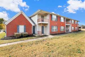 featured image of 818 Barrington Woods Cv