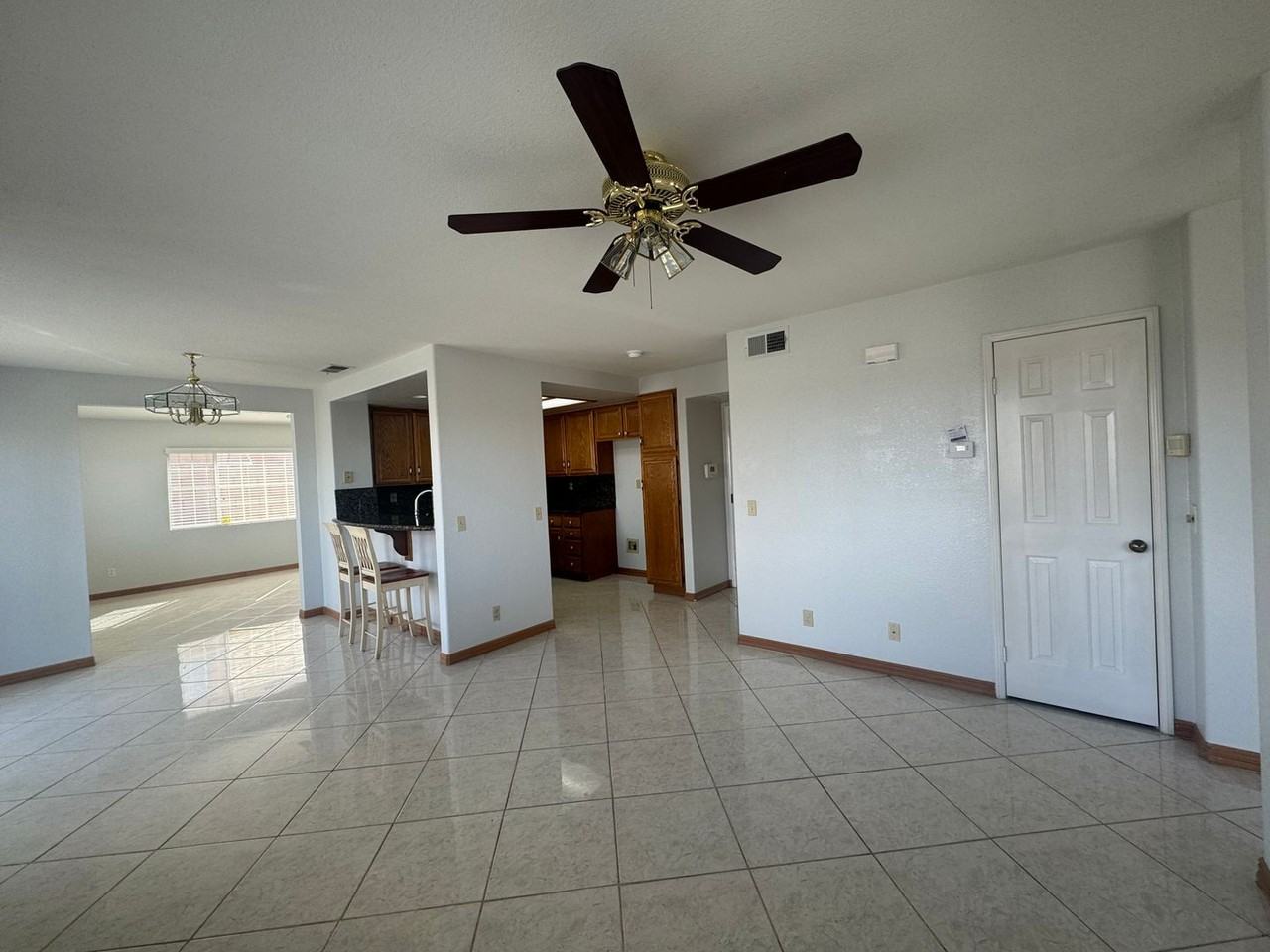 12715 Sundown Rd - Photo 6 of 32