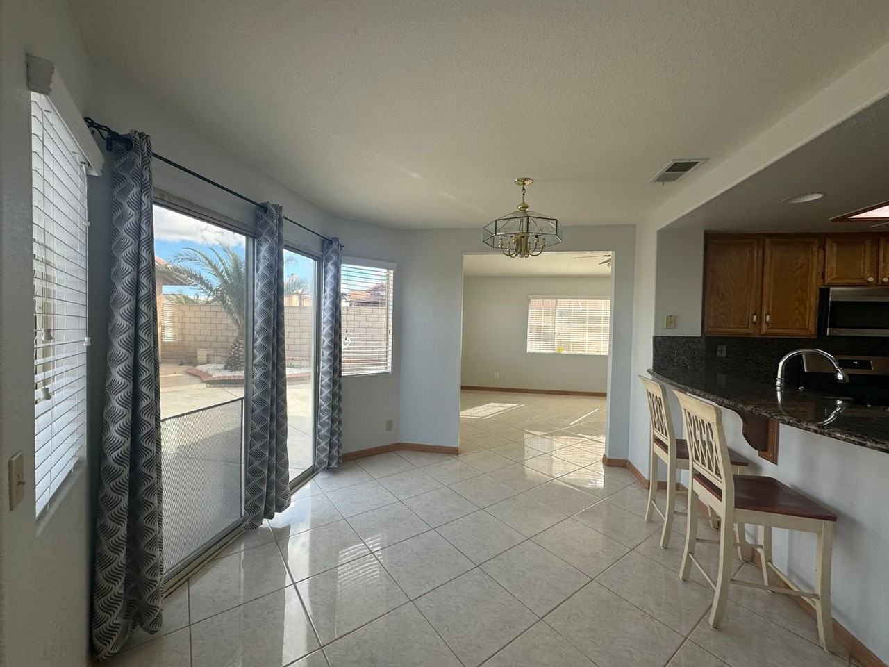 12715 Sundown Rd - Photo 7 of 32