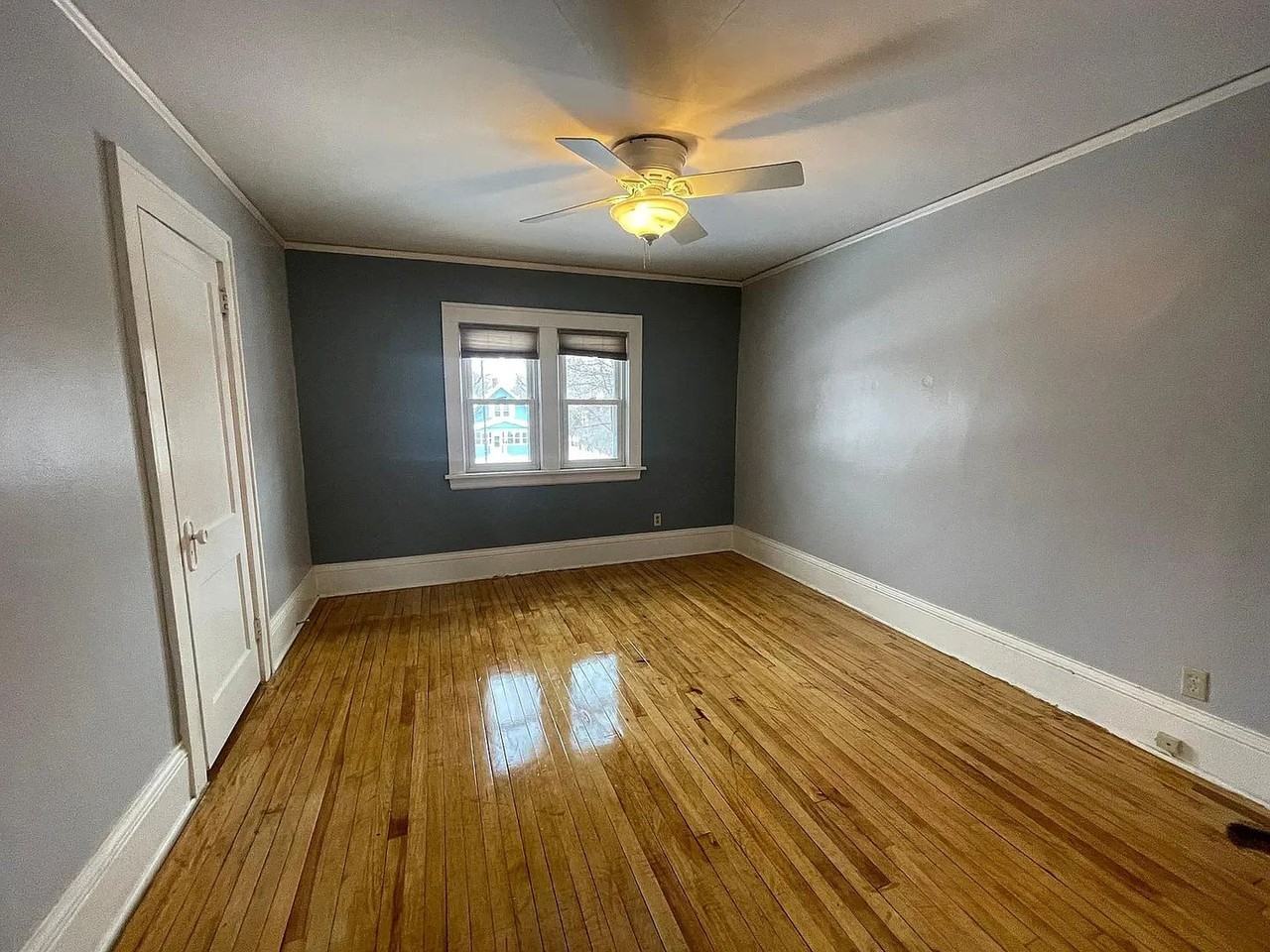 439 Snelling Ave S - Photo 3 of 7