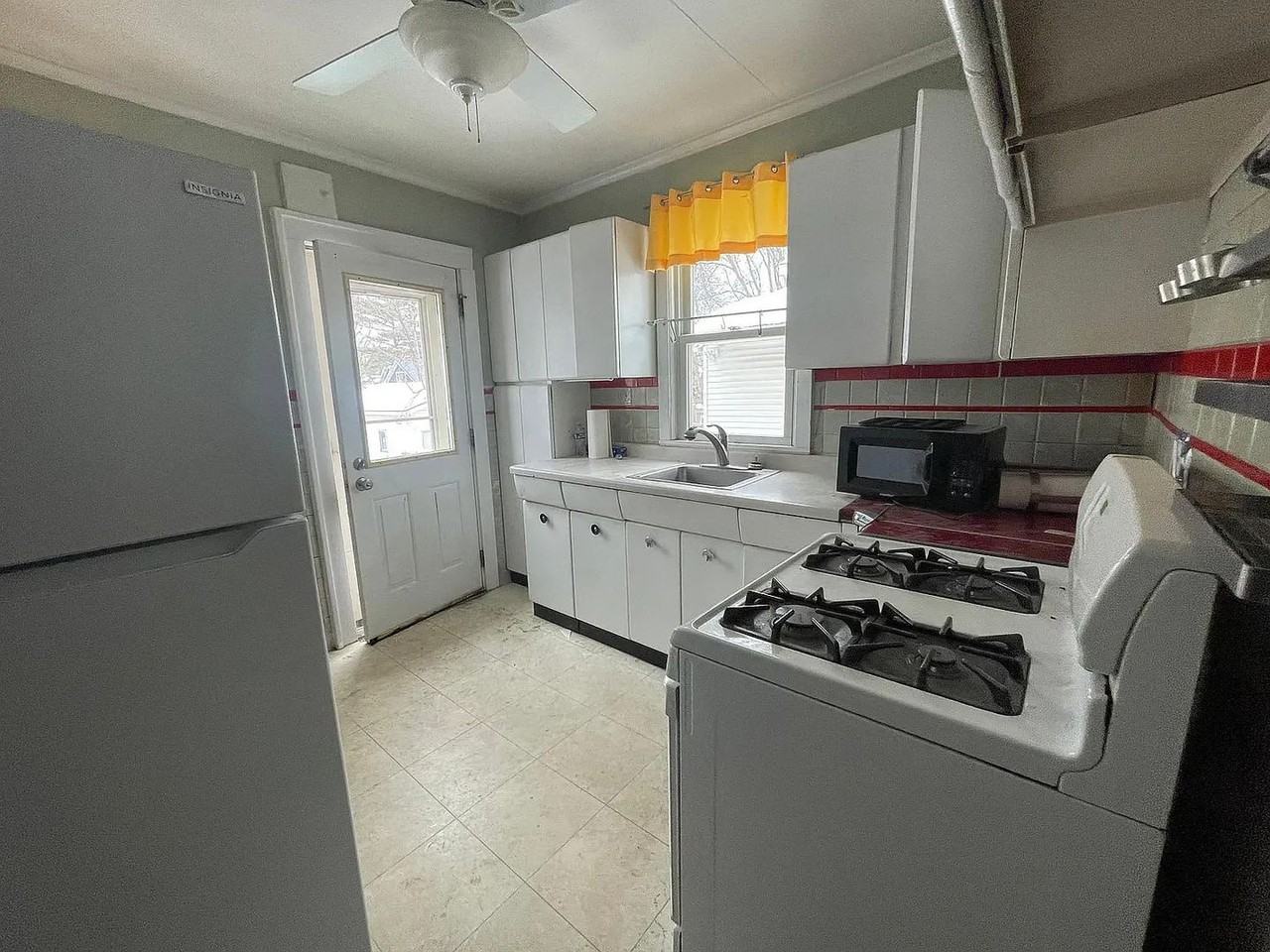 439 Snelling Ave S - Photo 4 of 7