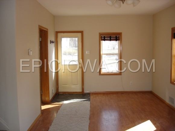 1626 13th Ave SE - Photo 2 of 6