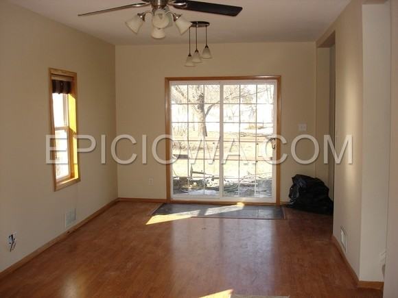 1626 13th Ave SE - Photo 3 of 6