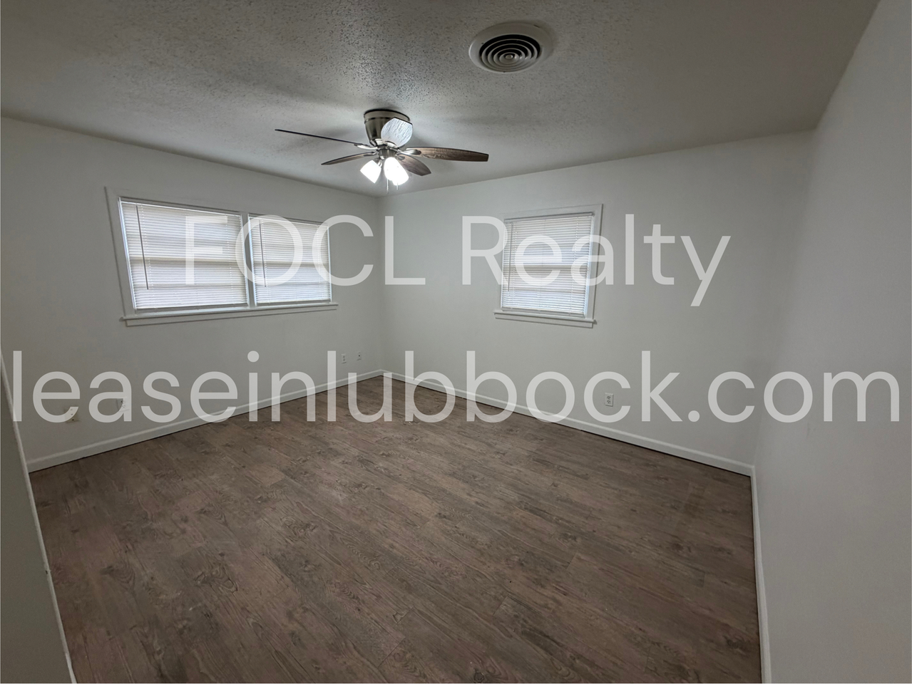 2802 58th St - Photo 4 of 10