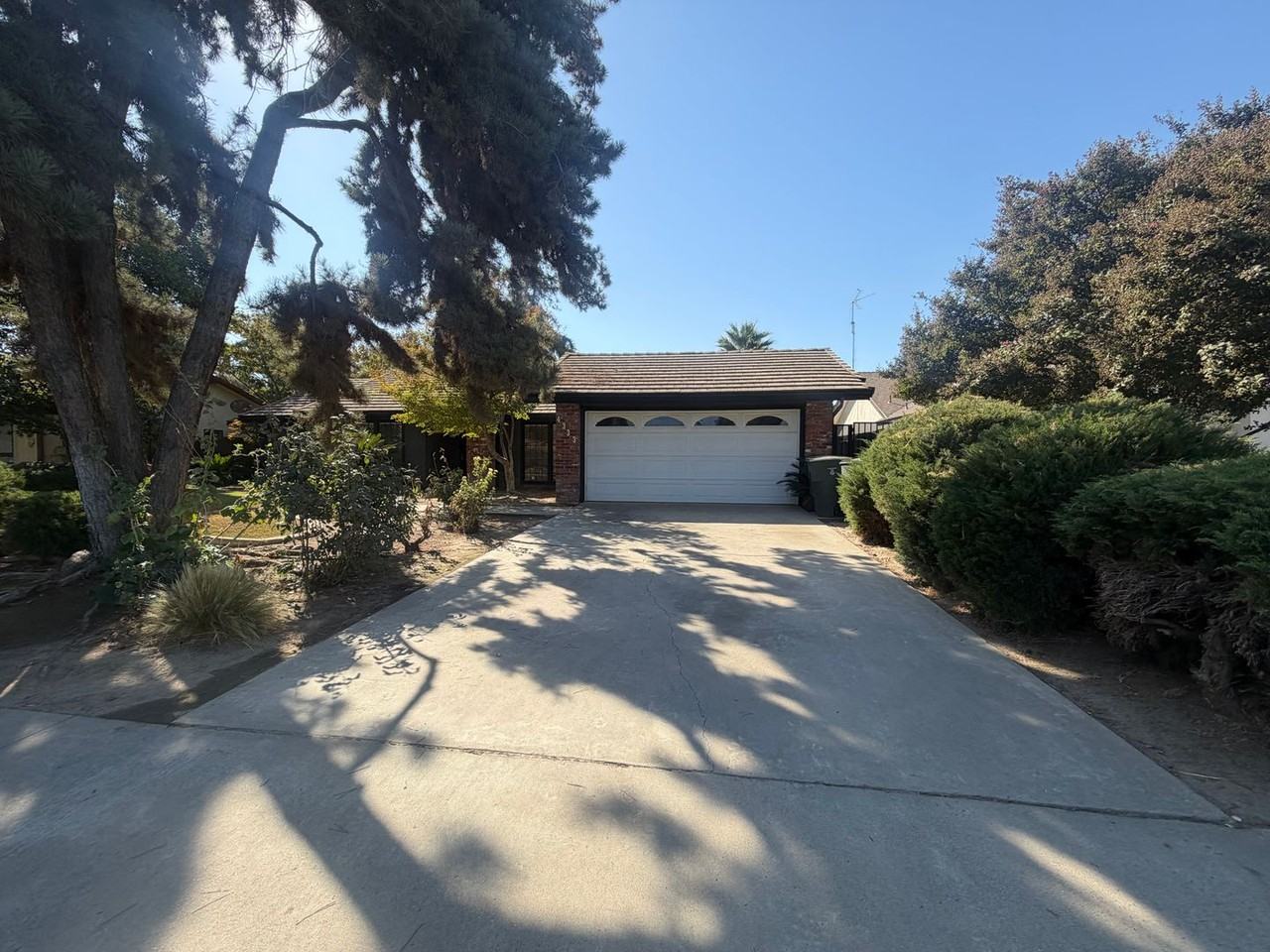 4333 W Nicholas Ave - Photo 3 of 5