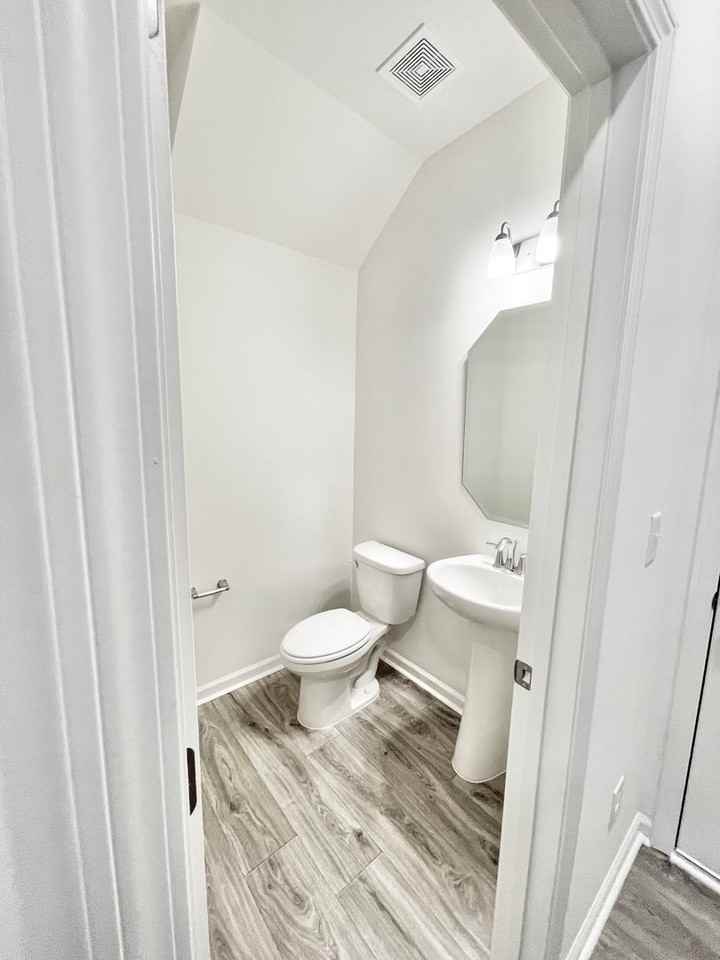 108 Luna Ln - Photo 7 of 14