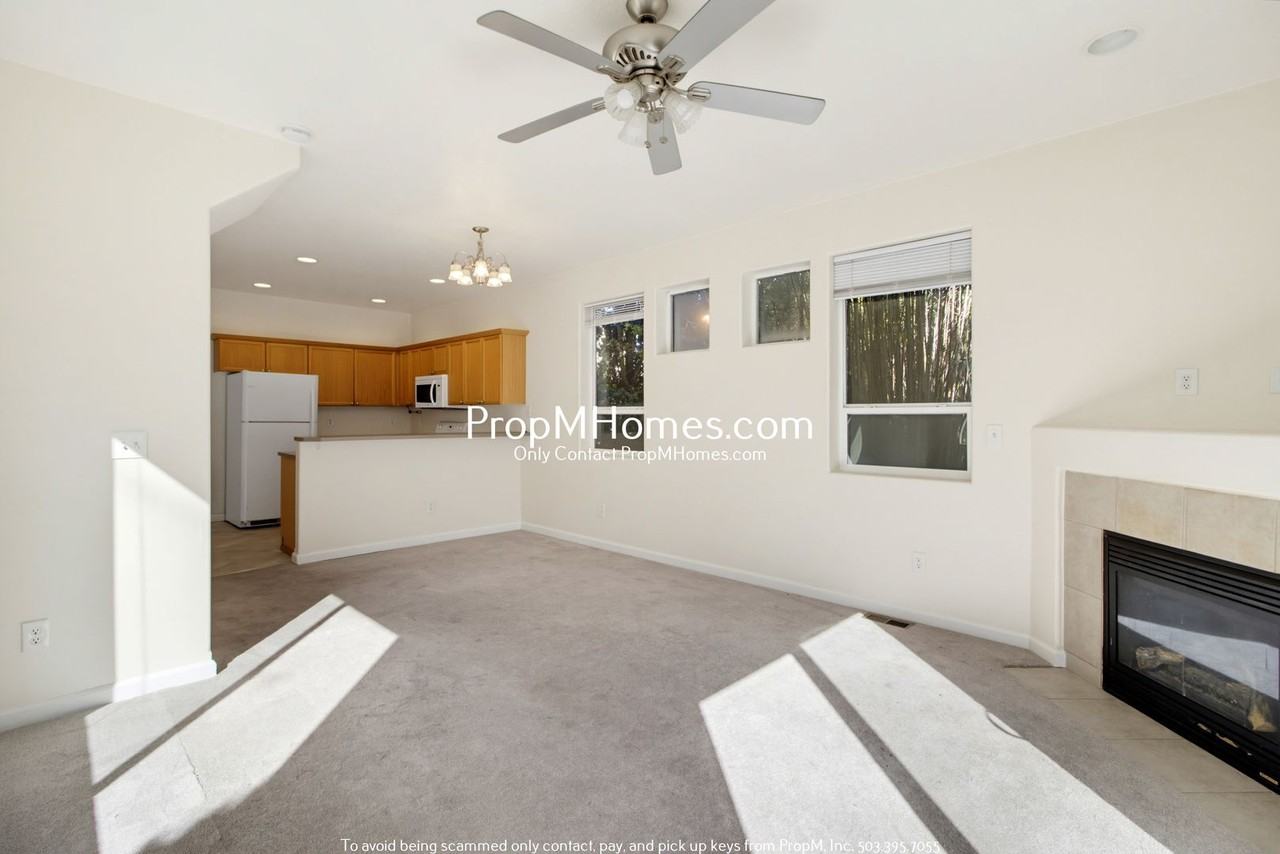 8434 Se Clinton St - Photo 2 of 28