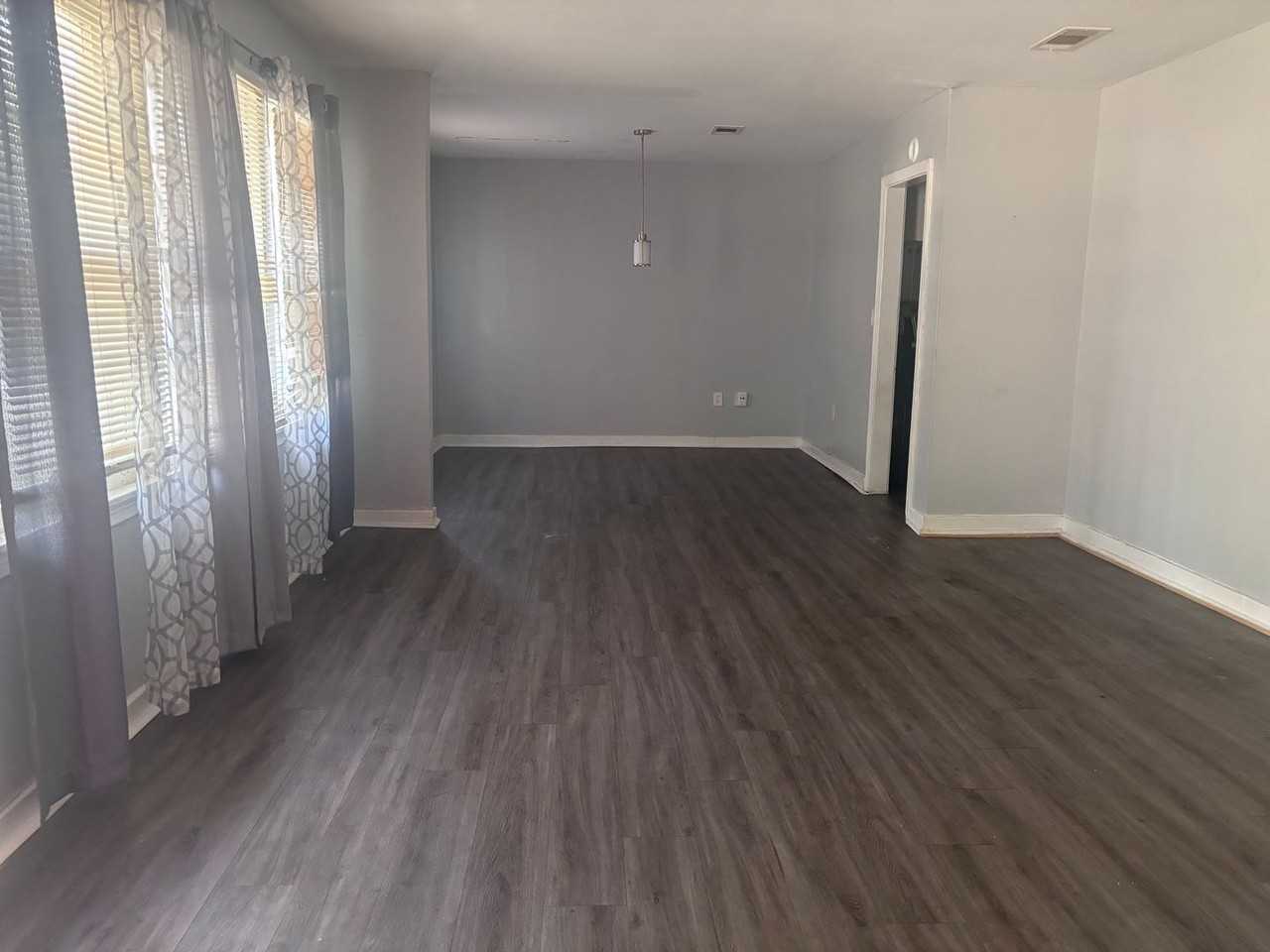 715 Montclair Pl - Photo 2 of 12