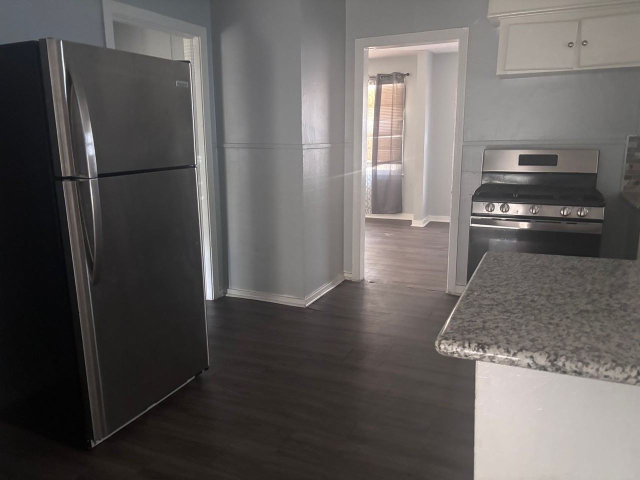 715 Montclair Pl - Photo 4 of 12