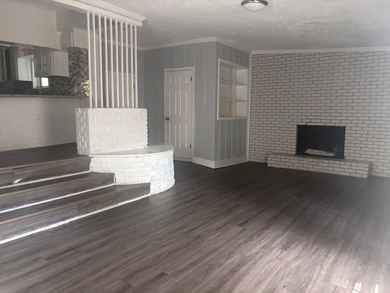 715 Montclair Pl - Photo 6 of 12