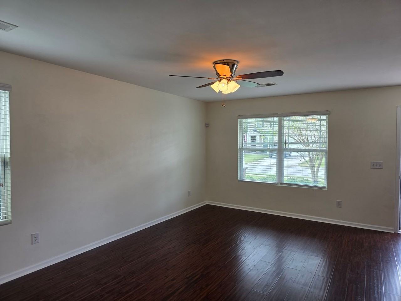 426 Lions Den Dr - Photo 4 of 27