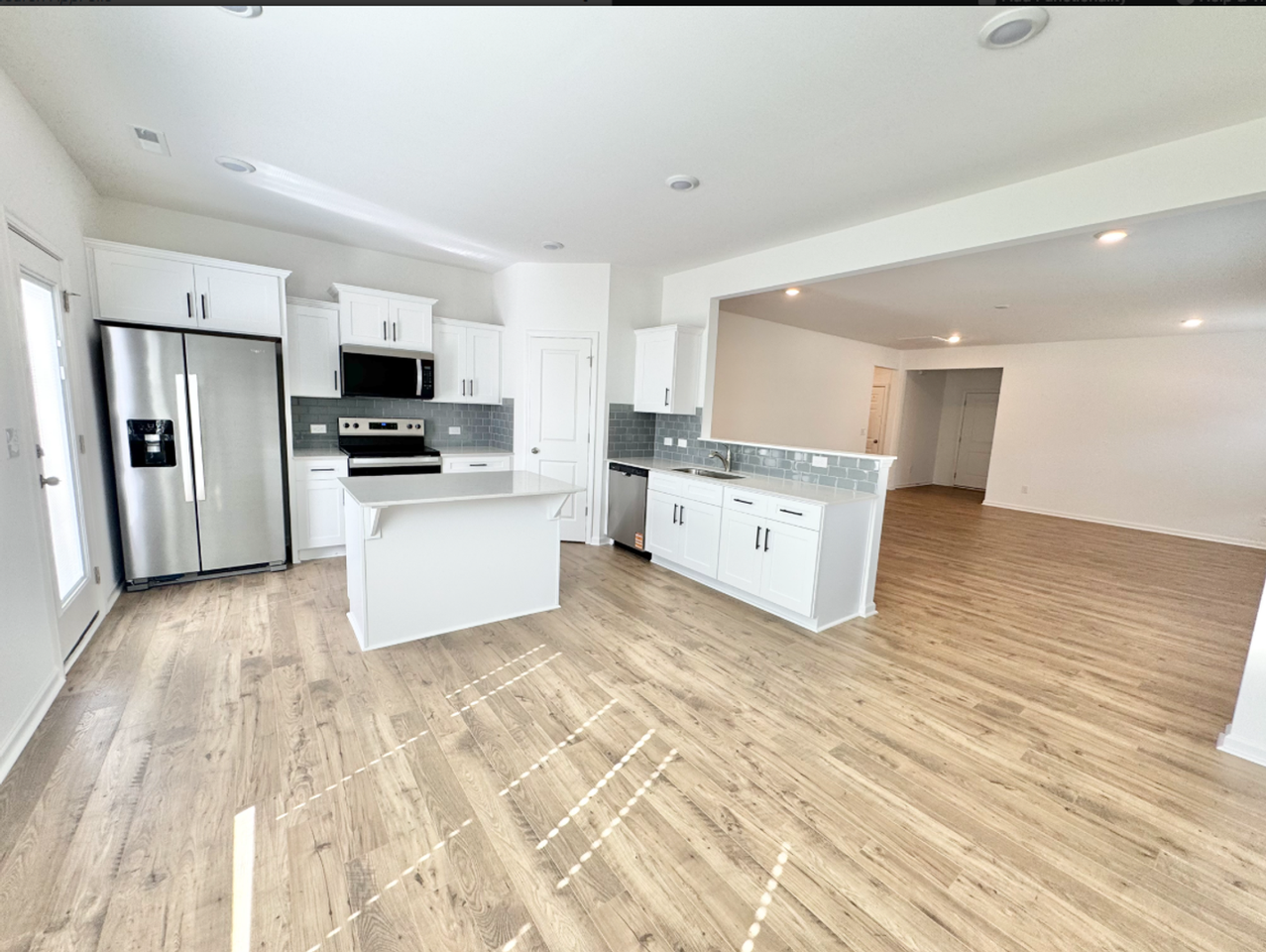 142 Cougar Ln - Photo 3 of 16