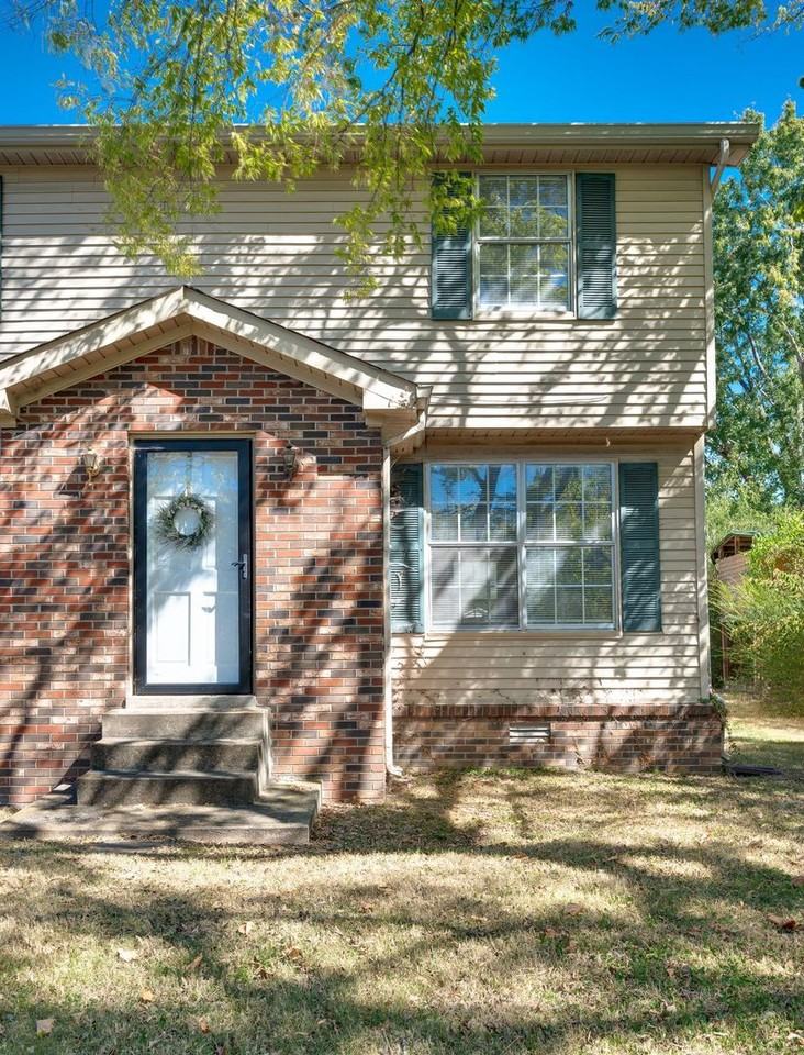 7480 Harrow Dr - Photo 3 of 33